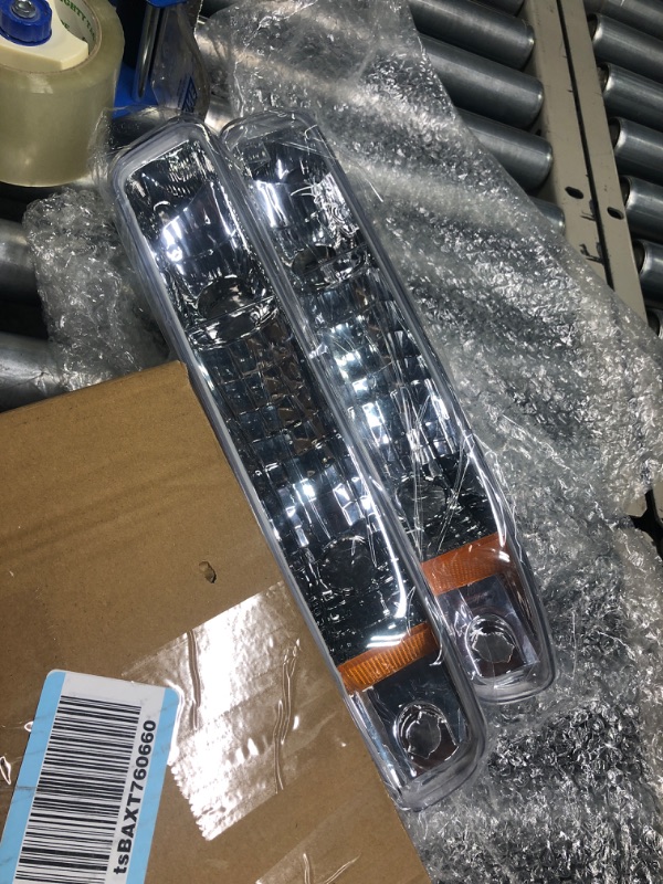 Photo 2 of Chrome Housing Amber Side OE Style Front Bumper Light Lamp Compatible with GMC Sierra 99-07 / Yukon XL 1500 2500 00-06 OE Style Chrome Housing Amber Reflector