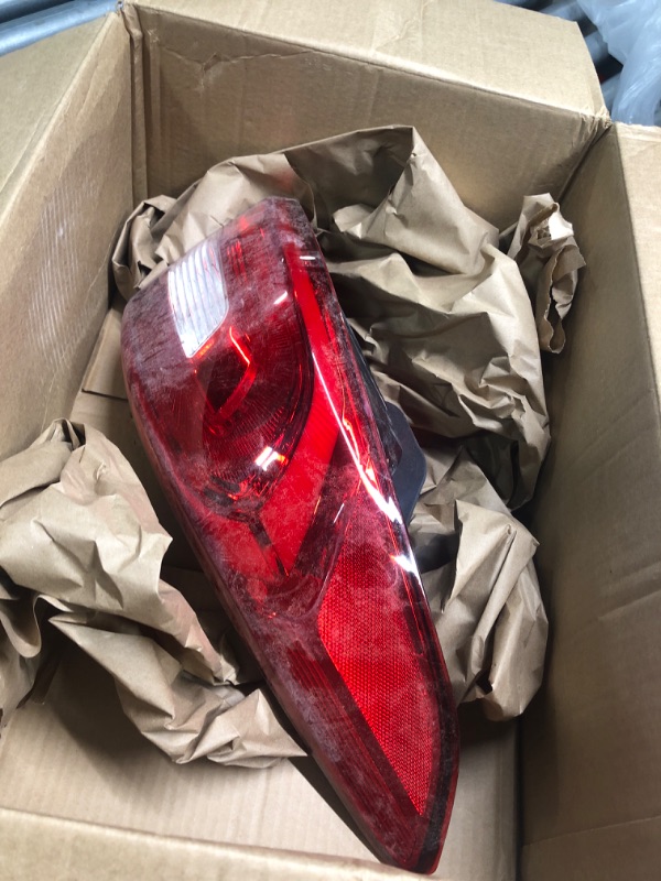 Photo 2 of For 2017-2018 Hyundai Elantra Right Side Tail Light Outer Rear Brake Lamp Passenger Side Replacement Red&Black Housing Clear Lens