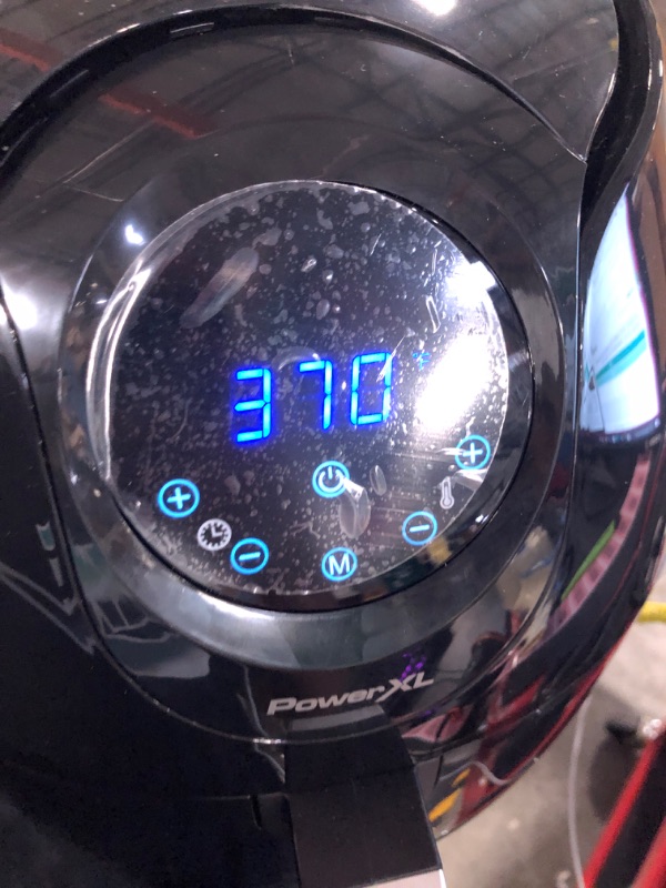 Photo 1 of PowerXL Air Fryer 7 QT Maxx Classic, Extra Hot Air Fry, Cook, Crisp, Broil, Roast, Bake, High Gloss Finish, Black (7 Quart) (HF-196DT)****USED*** 