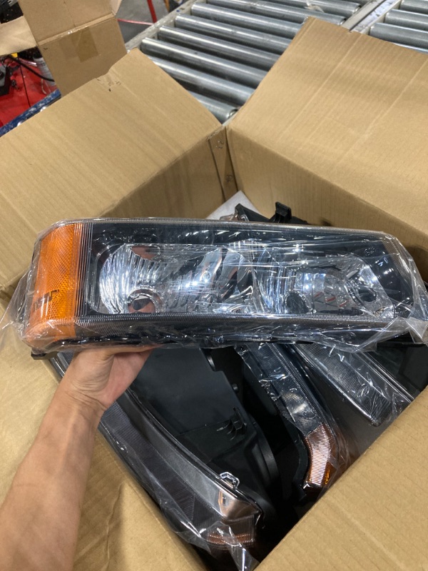 Photo 3 of ADCARLIGHTS 2007 2008 2009 2010 2011 2012 2013 2014 Silverado Headlight Assembly for 07-13 Chevy Silverado 1500/07-14 Silverado 2500HD 3500HD Clear Lens Chrome Housing Amber Reflector Replacement
