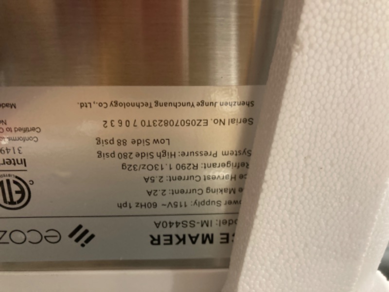 Photo 2 of *** NOT FUNCTIONAL**** SELLING AS PARTS*****
 Countertop Ice Makers, 45lbs Per Day, 24 Cubes Ready in 13 Mins, Stainless Steel Housing, Auto Self-Cleaning Ice Maker with Ice Bags and Ice Scoop for Kitchen Office Bar Party