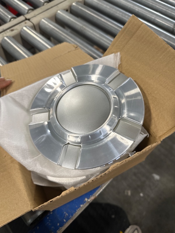 Photo 1 of RHINOTUNING 4pcs Wheel Center Hub Caps for 9596343 9595989 560-05291 560-05353 560-05300 182mm(7.17in)/176mm(6.9in) Silver