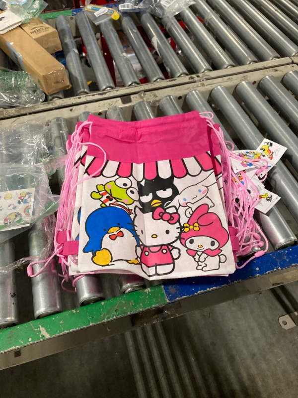 Photo 2 of ** $3 RETAILO PRICE, COMES WITH 12**
SANRIO HELLO KITTY & FRIENDS NON WOVEN SLING BAG
