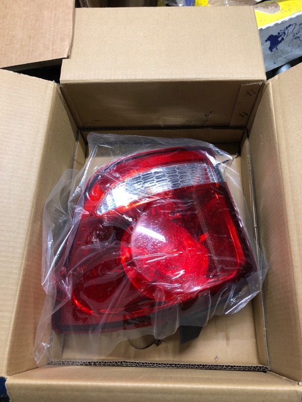 Photo 3 of for 2011-2018 Dodge Journey Tail Lights Assembly Led Rear Light Taillight Lens Brake Lamp with Bulb Right Passenger Side RH 68078464AD CH2805105­