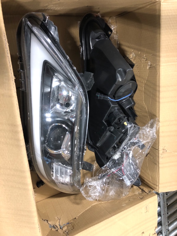 Photo 3 of LABLT Headlights Replacement for 2010 2011 Toyota Camry SE Headlights Pair Left+Right Side(Passenger Driver Side)