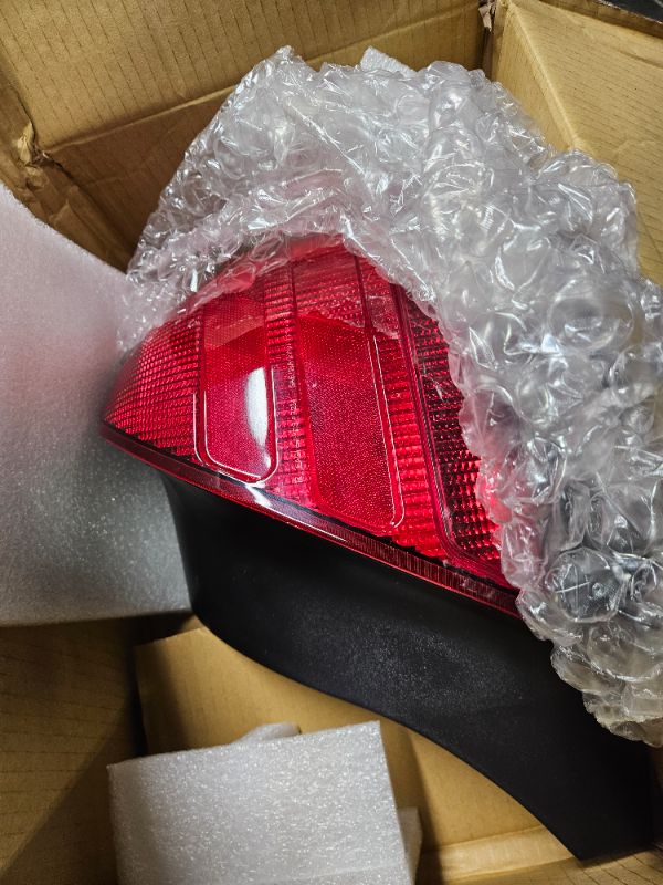 Photo 2 of Dorman 1611588 Passenger Side Tail Light Assembly for Specific Ford Models Fits Select: 2000-2007 FORD CROWN VICTORIA
