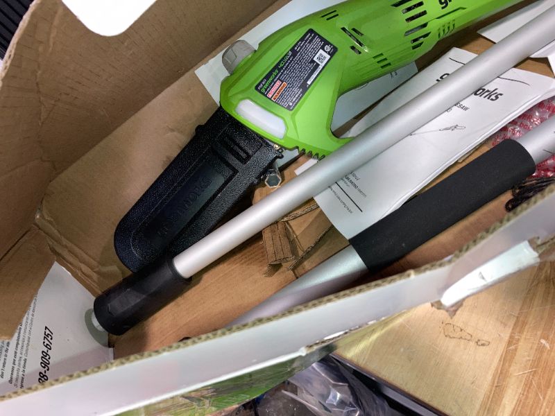 Photo 4 of **GOOD USED**Greenworks PS40B210 8-Inch 40V Cordless Pole Saw, 2Ah Battery