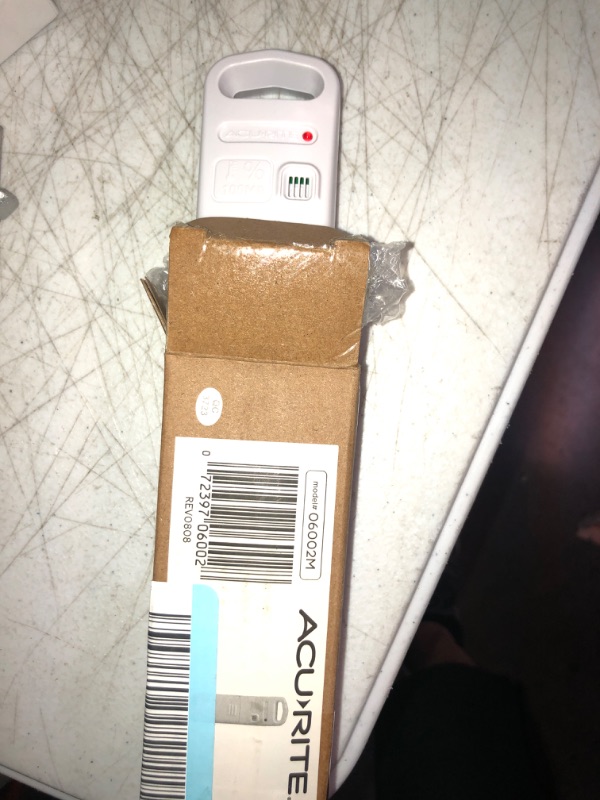 Photo 1 of AcuRite Wireless Indoor Outdoor Temperature and Humidity Sensor (06002M) , white 06002m / 592txr Temperature & Humidity Add-on