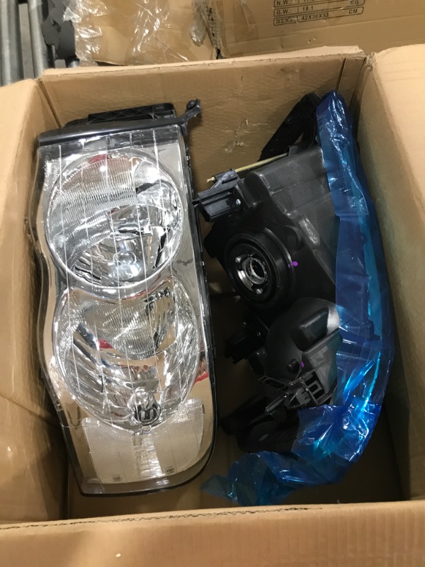 Photo 2 of Nilight 2002 2003 2004 2005 Ram 1500 2500 3500 Headlight Assembly Chrome Housing Clear Corner Clear Lens Headlamp Replacement Driver and Passenger Sid
