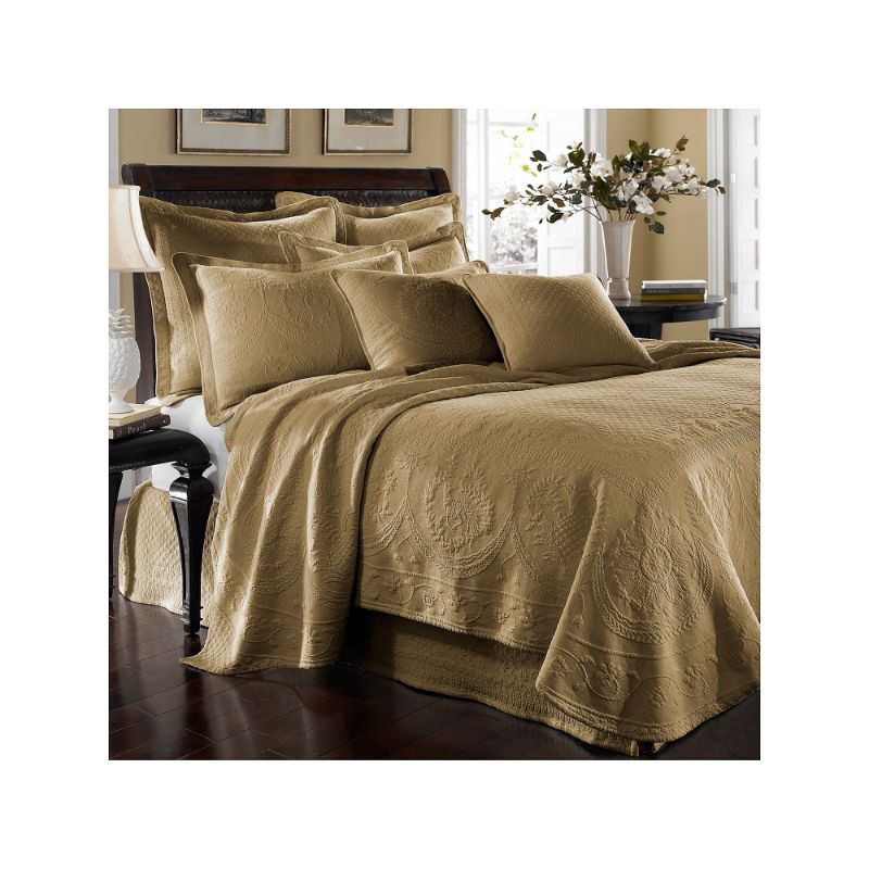 Photo 1 of Historic Charleston Collection King Charles MatelassÃ© Coverlet, Queen, Beige
