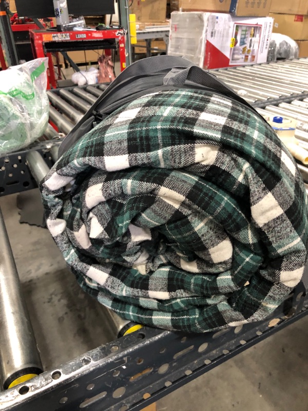 Photo 2 of 7 lb sleeping bag green/black/grey 