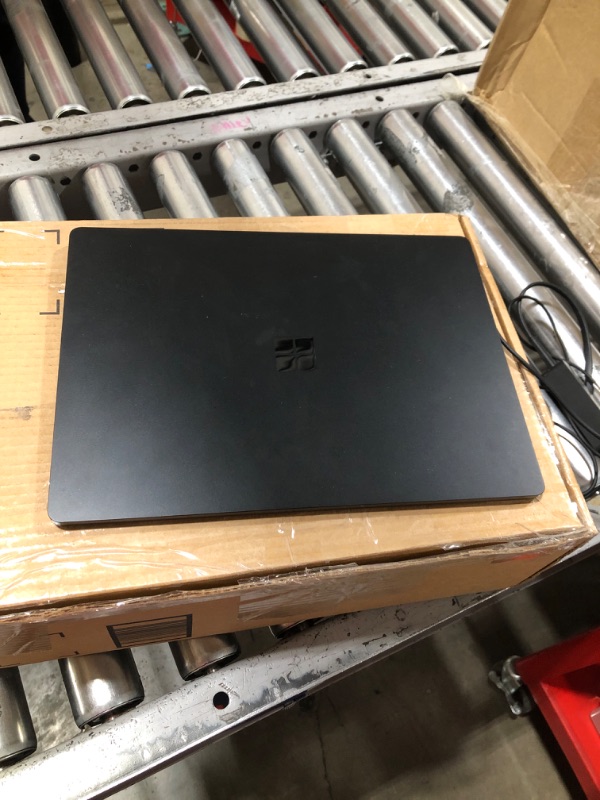 Photo 2 of Microsoft Surface Laptop 3 13.5" Touch-Screen Intel Core i5-8GB Memory - 256GB Solid State Drive (PKX-00003) Matte Black (Renewed)