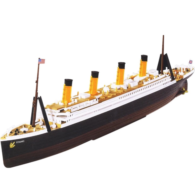 Photo 1 of Academy 1: 1000 - R.M.S.Titanic MCP For 14 years and over.