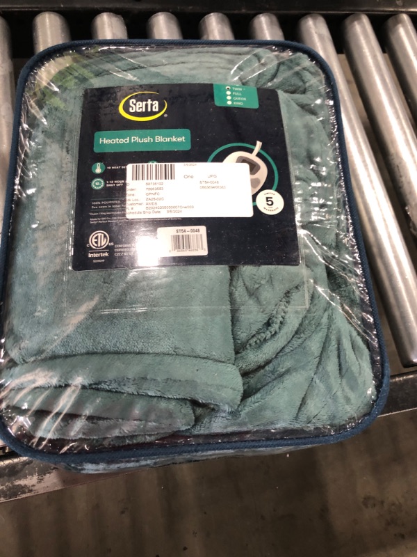 Photo 2 of Serta Plush Twin Size Cozy Plush Electric Throw Heated Blanket Multi Heat Level Dark Teal
