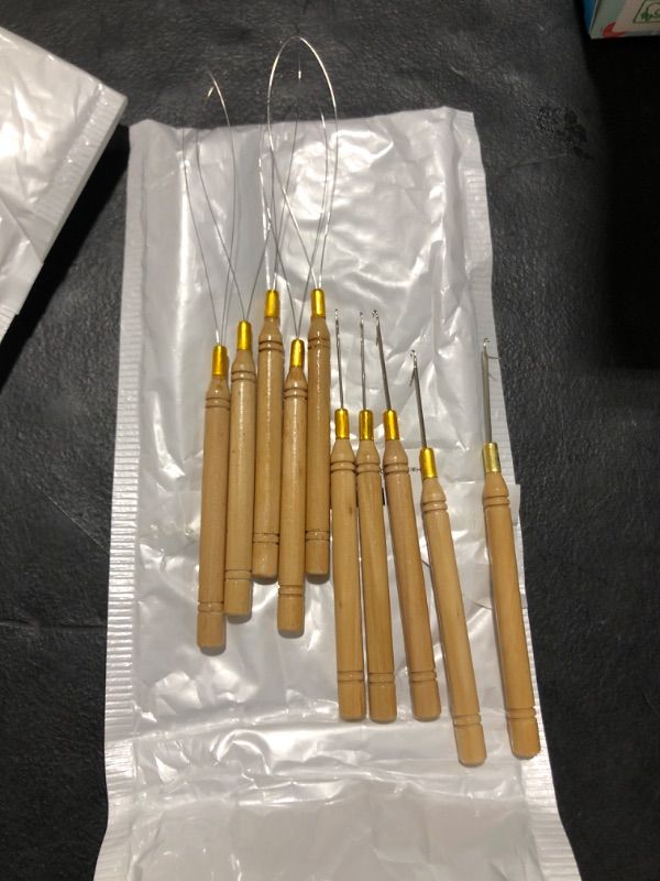 Photo 1 of 10pcs Hook Needle Tools Crochet Needles for Hair Hook Crochet Needles Hair Extension Needle Threader Hair Pulling Needle Loop Needle for Hair Extensions Wig Wooden