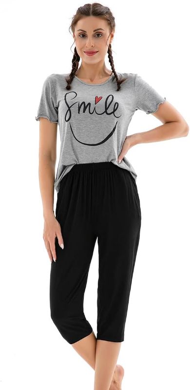 Photo 1 of SMALL SANQIANG Women's Pajamas Set 2 Pieces Short Sleeve Top and Cropped Trousers Loungewear Cute Smile Pattern Printed
