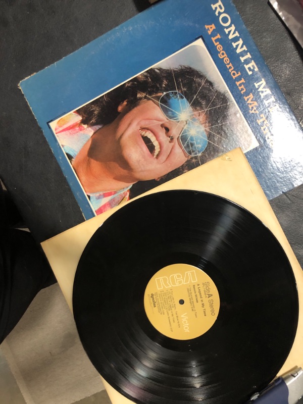 Photo 2 of Ronnie Milsap USED VINTAGE Stereo A Legend In My Time - RCA Records - 1975