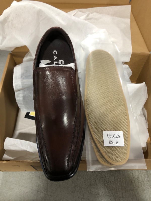 Photo 1 of Men's Shoes Size 9