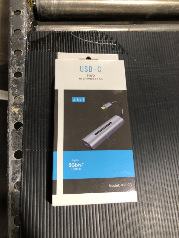Photo 2 of YCE USB C Hub, 4 in 1 Type C Hub with USB3.0/3 USB2.0