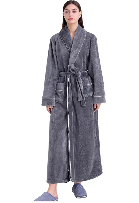 Photo 1 of KINNKYUU Plush Lesiure Robe (One Size)
