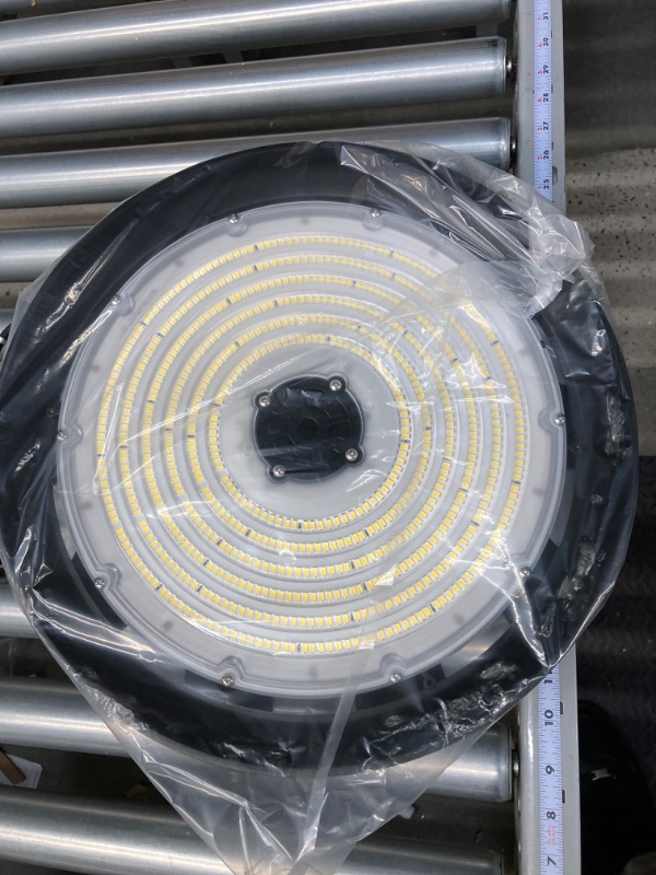 Photo 4 of LED High Bay Light 150W 21000 LM with US Plug 5ft Cable, 5000K Daylight, IP65 Waterproof, Non-Dim, UFO Commercial Warehouse Workshop Factory Barn Garage Lowbay Area Lighting Fixture
