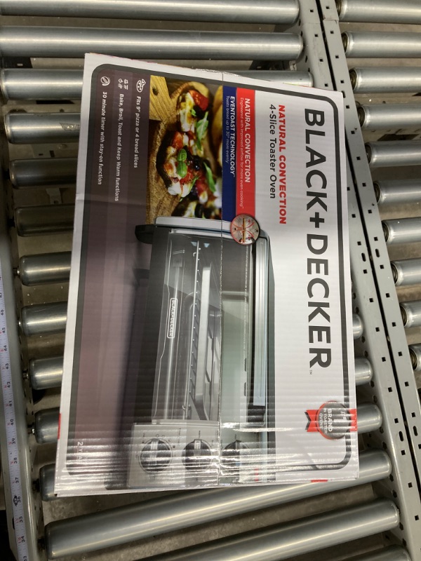 Photo 3 of Black & Decker 4-Slice Toaster Oven TO1750SB