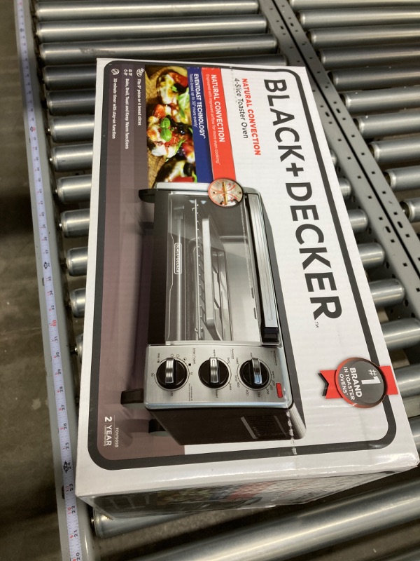 Photo 3 of Black & Decker 4-Slice Toaster Oven TO1750SB