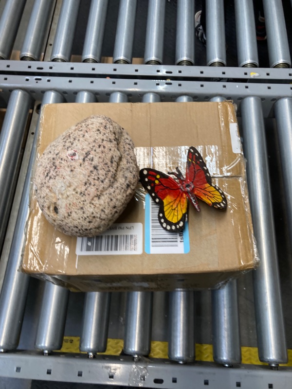 Photo 2 of Design Toscano MP7486 Viceroy Monarch Butterfly on Rock Statue, Full Color