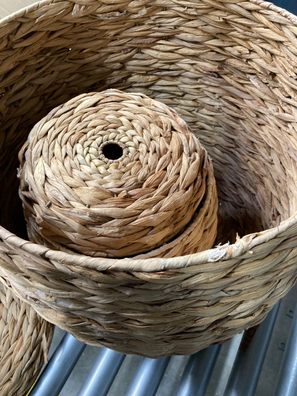 Photo 5 of 2 Pcs Large Barrel Storage Tub with Lid Water Hyacinth Storage Basket Blanket Basket Woven Plant Basket Woven Water Hyacinth Basket for Bedroom, Living Room, Laundry, Groceries, Toy