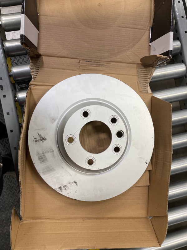 Photo 1 of BOSCH 42011150 QuietCast Premium Disc Brake Rotor - Compatible With Select Audi Q7; Porsche Cayenne; Volkswagen Touareg; FRONT LEFT; 1 PACK