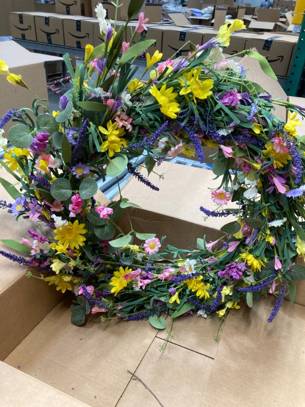 Photo 3 of J'FLORU Spring Wreath,24" Spring Wreaths for Front Door Artificial Summer Flower Wreath with Daisy and Lavender for Indoor Outdoor and Easter Celebration