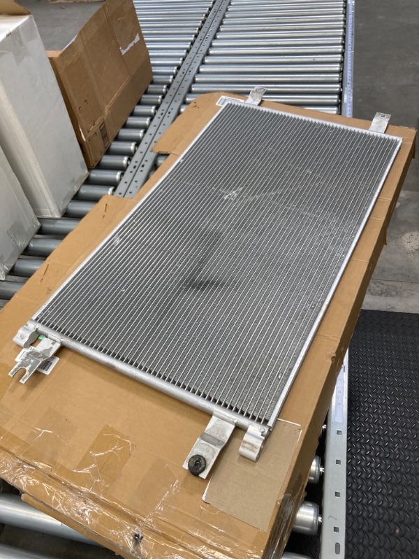 Photo 2 of A/C Condenser for Kenworth T2000, T700, T800 / Peterbilt 367, 384, 386, 387, 388, 389, 587 QR