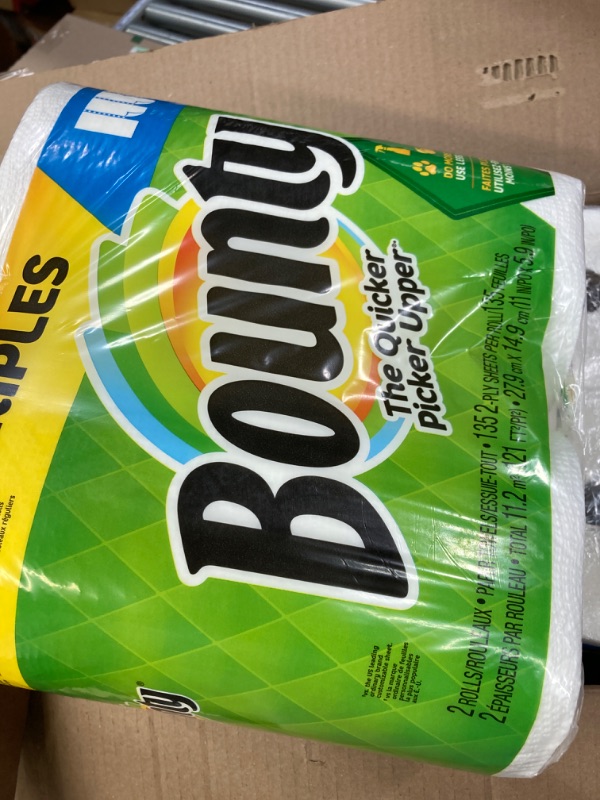 Photo 2 of Bounty Select-A-Size Paper Towels, White, 2 Triple Rolls = 6 Regular Rolls 2 Count (Pack of 4)