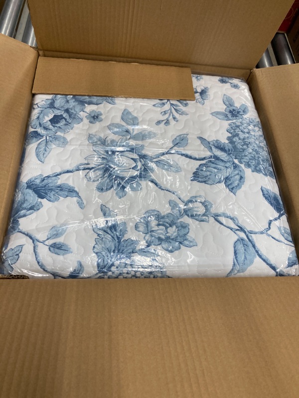 Photo 2 of MARTHA STEWART Full Queen Size Quilt Bedding Set - 3 Piece, Soft Washed Microfiber, Printed Bedspread, Reversible, All Season, 1 Quilt, 2 Standard Pillow Shams, Blue & White, Tiana Floral Print Queen Tiana Floral