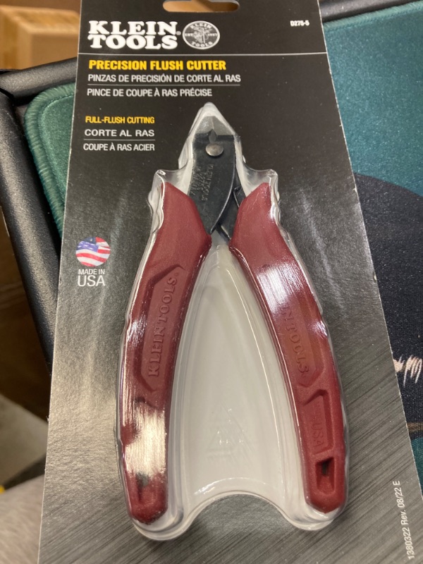 Klein Tools D2755 Pliers, Diagonal Cutting Pliers with Precision Flush Cutter is Light and