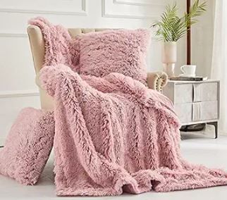 Photo 1 of ***SEE NOTES***  XeGe 3 Pieces Soft  Throw Blanket Set  50x60, Blanket with Set of 2 Throw Pillow Covers 20x20 for Bed Couch Sofa Living Room Office Dorm, Pink
