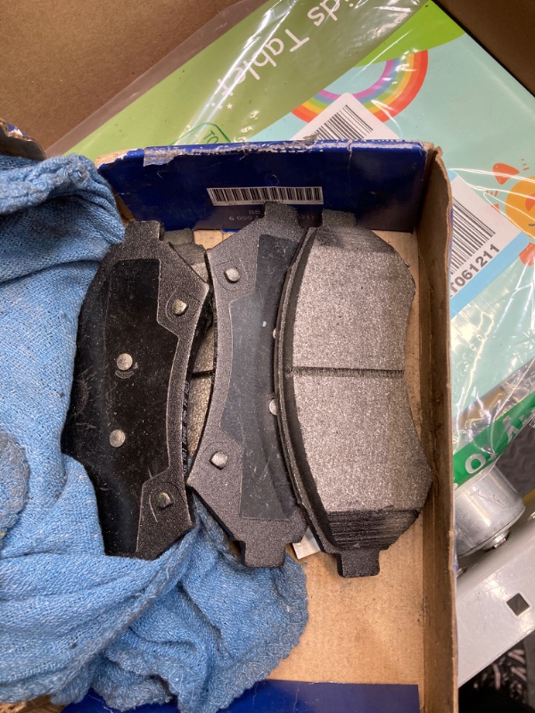 Photo 1 of BOSCH BE699 Blue Semi-Metallic Disc Brake Pad Set - Buick Century, Regal; Cadillac Seville; Chevrolet Impala, Monte Carlo, Venture; Oldsmobile; Pontiac Bonneville, Grand Prix, Montana + More; FRONT