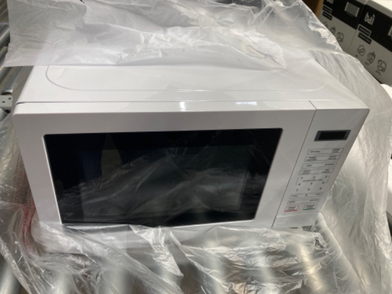 Photo 2 of 0.7 cu. ft. 700-Watt Countertop Microwave in White