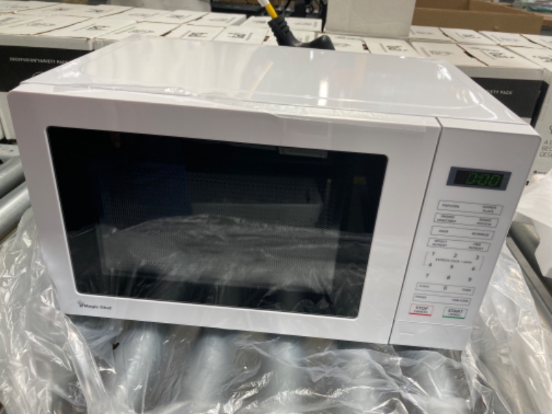 Photo 2 of 0.7 cu. ft. 700-Watt Countertop Microwave in White