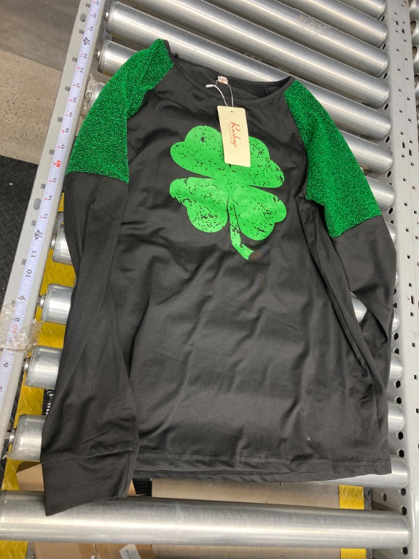 Photo 2 of SIZE MEDIUM St. Patrick's Day T-Shirt Womens Funny Shamrock Printed Sequined Splicing Sleeve Casual Lucky Clover Heart Graphic Tee Tops