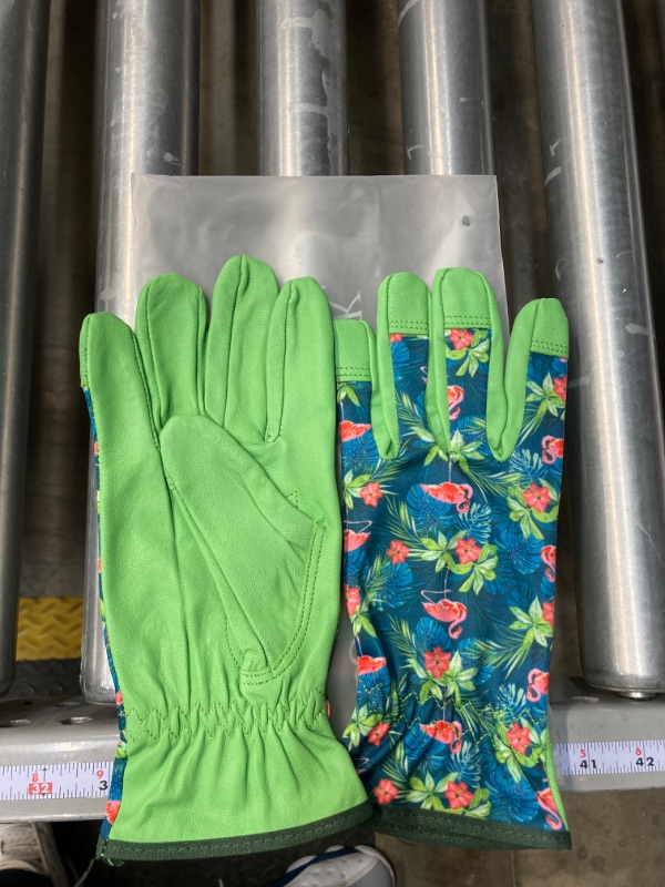 Photo 2 of Thorn Proof&Puncture Resistant Gardening Gloves with Grip,Garden Gloves for Women, Leather Work Gloves,Gifts