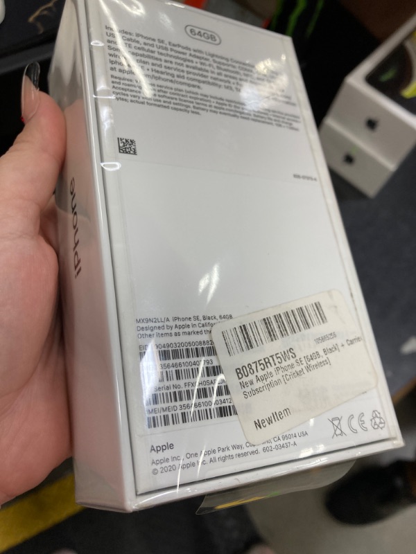Photo 3 of Apple New CRICKET Wireless Prepaid - Apple iPhone SE (64GB) - Black [Locked to Carrier – CRICKET Wireless] Black 64GB NEVER OPENED !!!!!!!!!!!!!