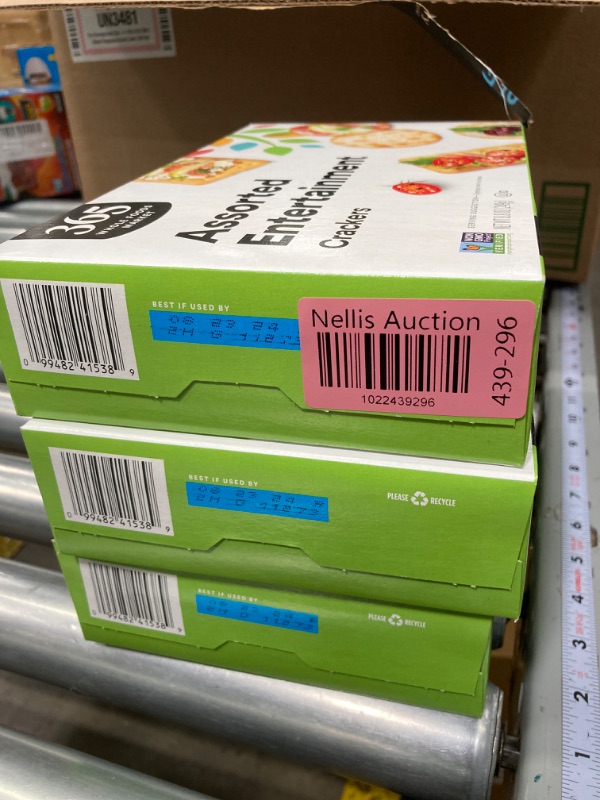 Photo 2 of **BESY BY 08/23/2024*** 365 by Whole Foods Market, Assorted Entertaining Crackers, 8.8 Ounce