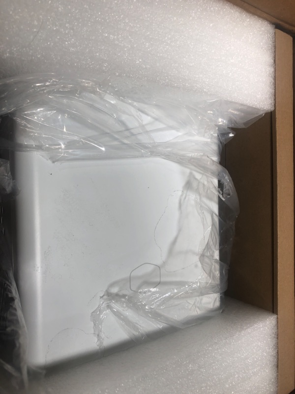 Photo 1 of Cooler Master NR200P V2 White Mini-ITX 18L PC Case, Top-Mount 240mm|280mm Liquid Cooler, 356mm Vertical Mounting 3.5-Slot GPU, Tempered |Vented Panel, USB 3.2 Gen 2x2 Type C (NR200PV2-WCNN-S00)