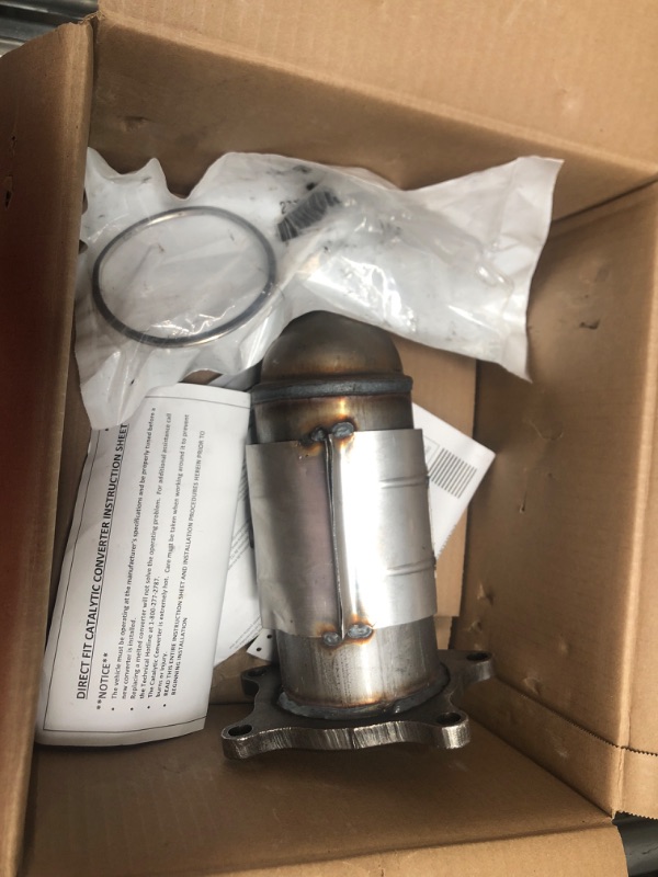 Photo 2 of Dorman 679-535 Rear Pre-Catalytic Converter - Not CARB Compliant Compatible with Select Ford / Lincoln Models (Made in USA)