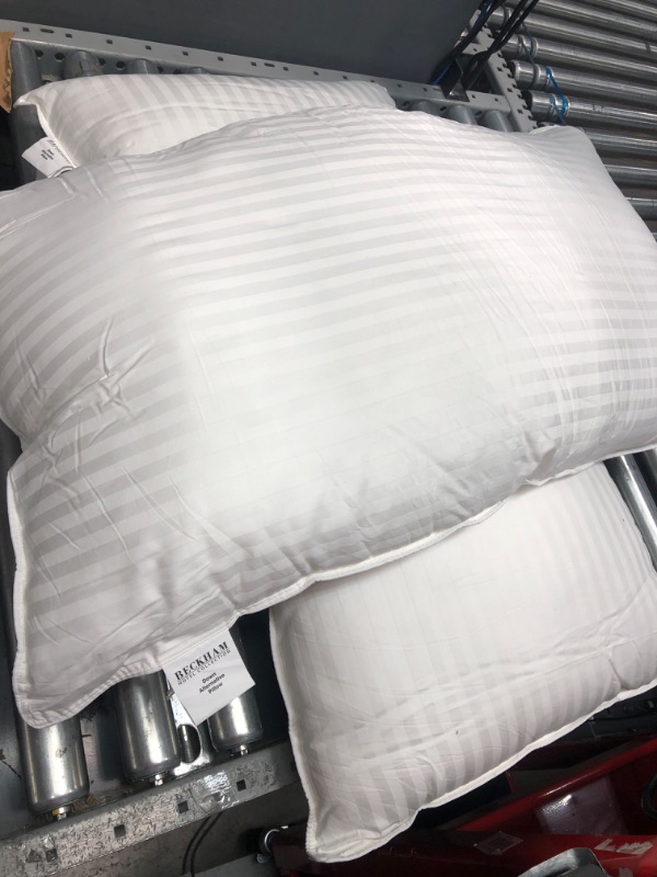 Photo 2 of 
Beckham Hotel Collection Bed Pillows Standard / Queen Size Set of 2 - Down Alternative Bedding Gel Cooling Pillow for Back, Stomach or Side Sleepers
Color:White
Size:Queen