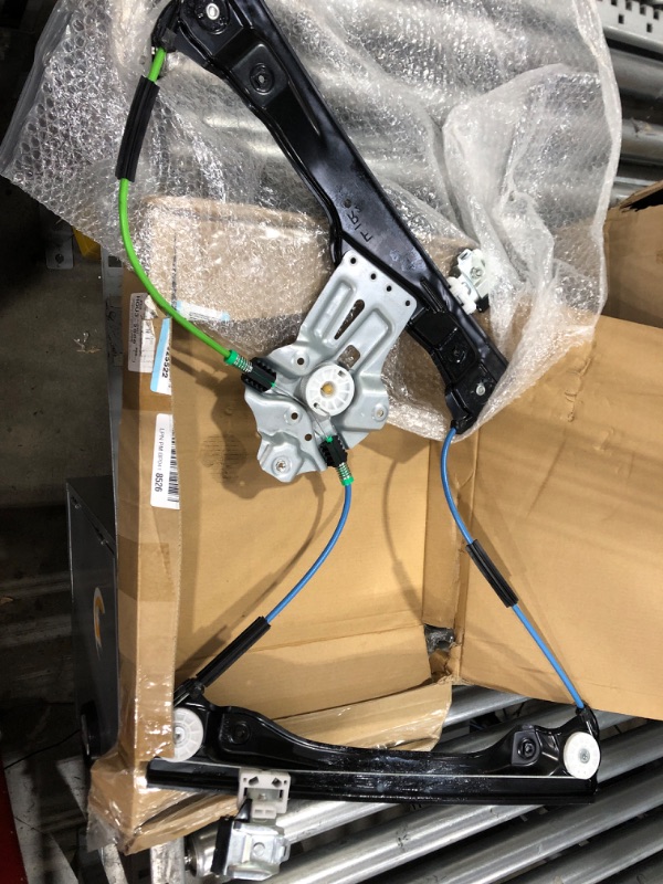 Photo 1 of Front Left Door Window Regulator Without Motor Replacement for Chevy Volt Base Hatchback 1.4L 2011-2015 22938326 25994197