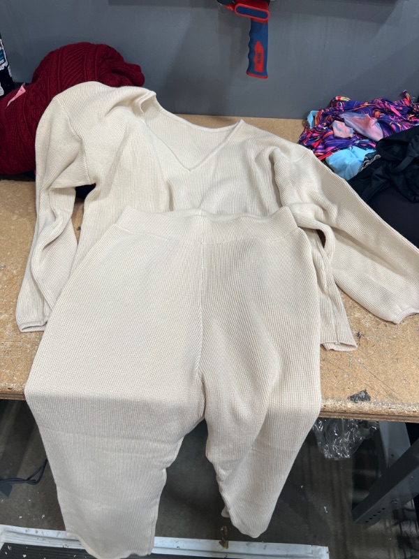 Photo 1 of 2 SET TOP AND BOTTOM COLOR TAN SIZE M