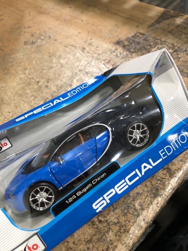 Photo 2 of 1:24 W/B Special Edition Bugatti Chiron Die Cast Vehicle