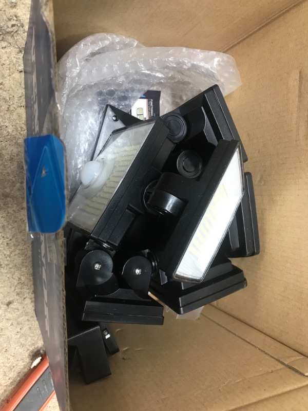 Photo 1 of VENSSTNOR Solar Motion Sensor Flood Lights Outdoor - 496LEDs 3500LM 3 Lighting Modes 3 Levels Brightness, 6 Heads 360° Illumination, IP65 Solar Security Lights,for Porch Yard Patio Garage(2 Packs)